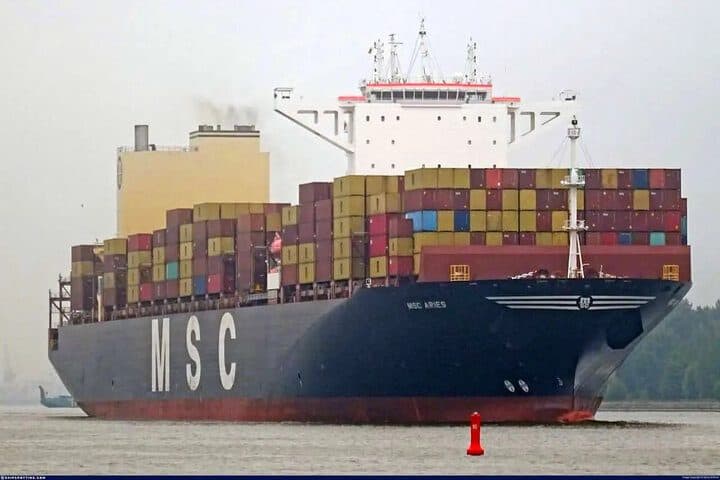 بازگشت ۷ خدمه دیگر کشتی توقیفی «MSC ARIES» به کشورشان