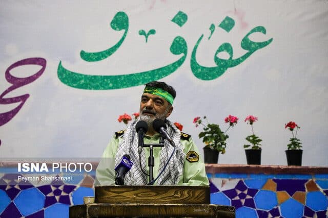 زن چادری در ایران به منزله پرچم است/ دشمن به دنبال اندلسی کردن ایران است