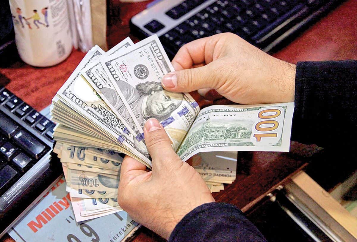 منابع ارزی و ریالی بانک های کشور به 9163 همت سپرده رسید