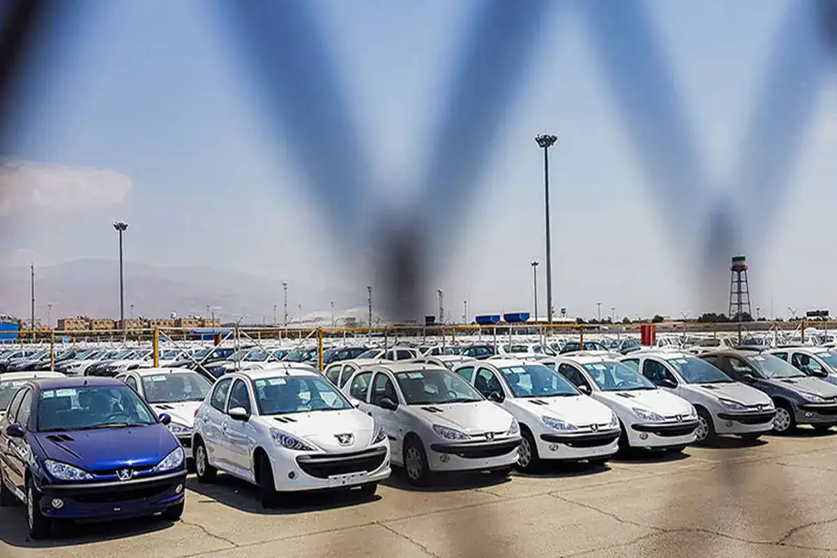 خودروهای وارداتی روی دست خریدار ماند