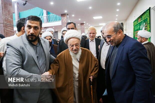 آیت الله «مکارم شیرازی» به بیمارستان منتقل شدند