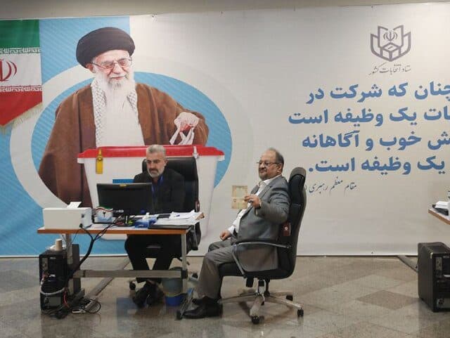 شریعتمداری: باید درگیری‌ها بین جریان‌های سیاسی توقف یابد