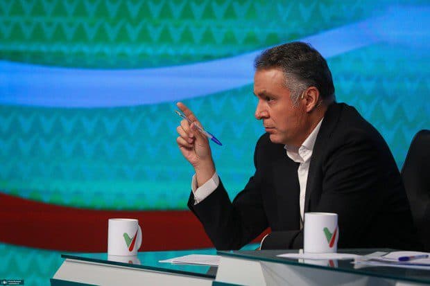 از بینندگانی که از این رخداد ناراحت شدند، عذرخواهی می‌کنم