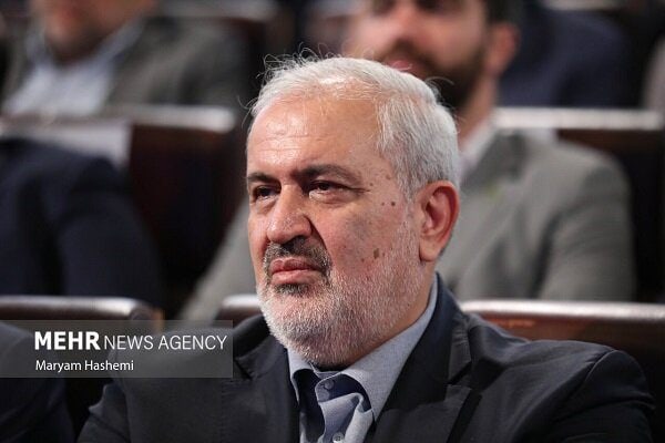 وزیر صمت: مردم برای خرید خودرو عجله نکنند
