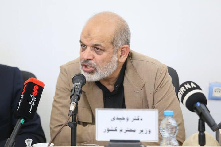 وحیدی: در این سه سال چند بار از طراحی‌های دشمن عبور کردیم