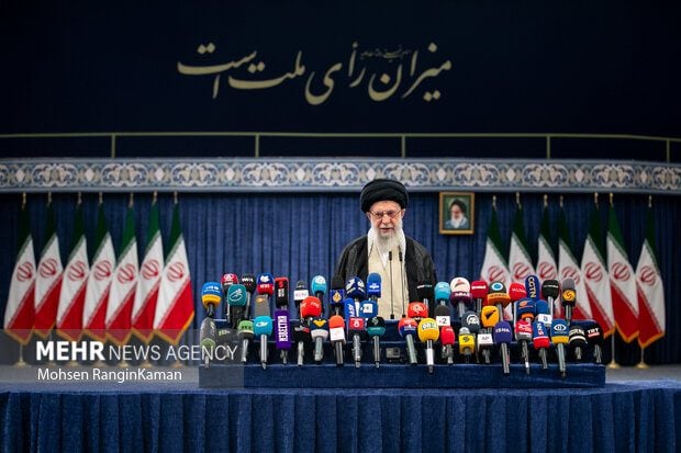 رهبری: شنیدم که شوق و علاقه مردم بیشتر از قبل است خداکند این‌طور باشد