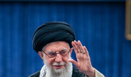 عمیقاً تحت تأثیر پیام دعوت شما قرار گرفته‌ایم
