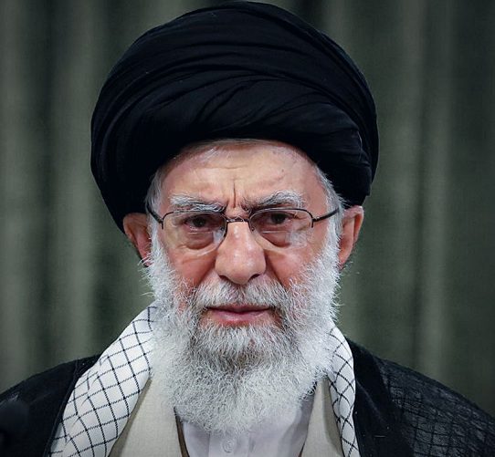 رهبر انقلاب، خطاب به نامزدهای انتخابات: رقیب‌هراسی نکنید؛ کشور ضرر میکند