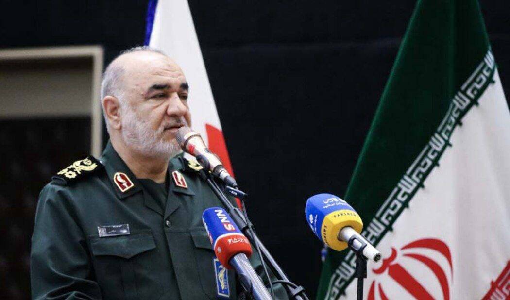 سردار سلامی: آمریکا کوچک و ضعیف شده است/ ایالات متحده دچار پوکی استخوان شده