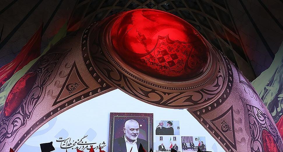سوگواره آیینی محرم شهر در میدان آزادی تهران