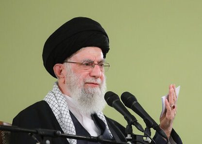 رهبر انقلاب: کارزار بین جبهه حسینی و جبهه یزیدی تمام نشدنی است