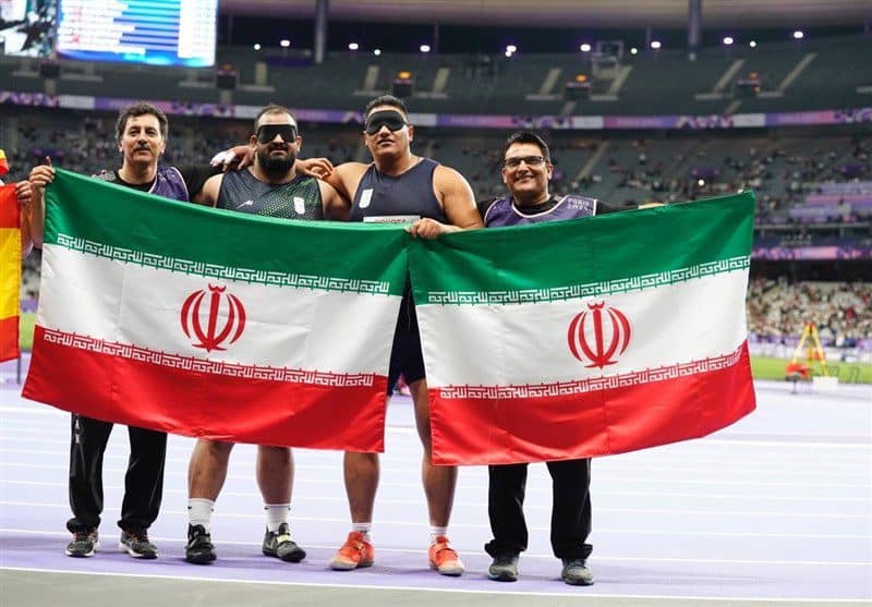 علیپور ‌و‌ اولاد درپرتاب وزنه طلاونقره گرفتند