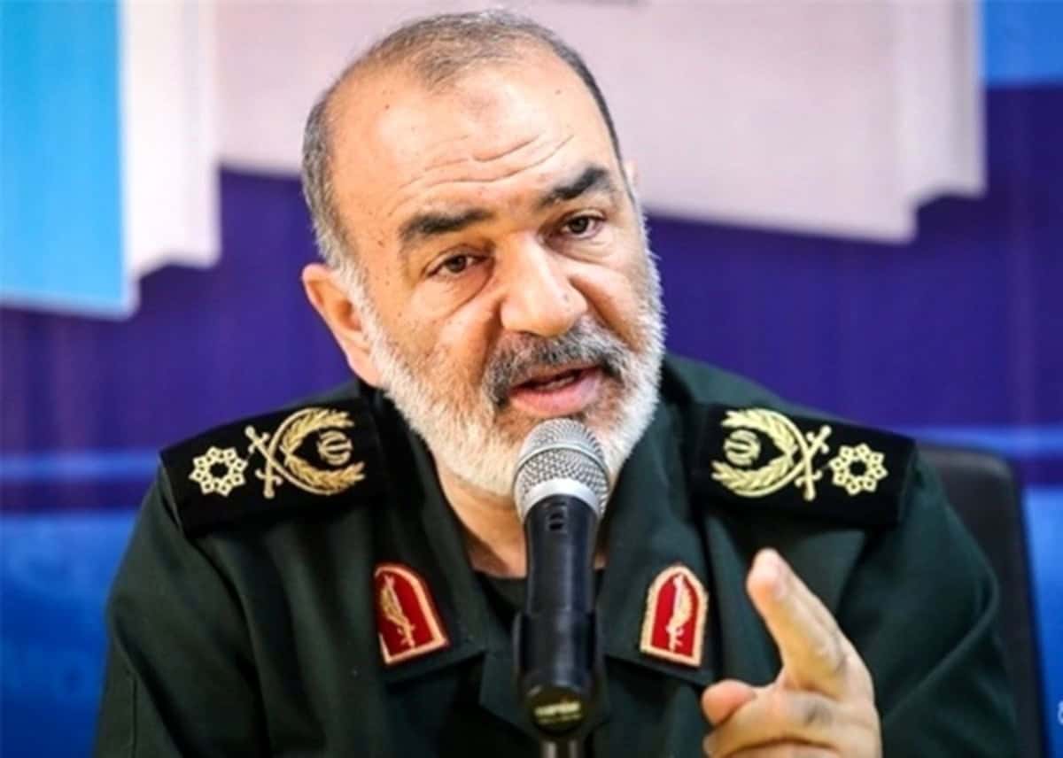 مردم در شبِ شلیکِ موشک‌ها به اسرائیل شادی می‌کردند با اینکه بوی جنگ به مشام می‌رسید