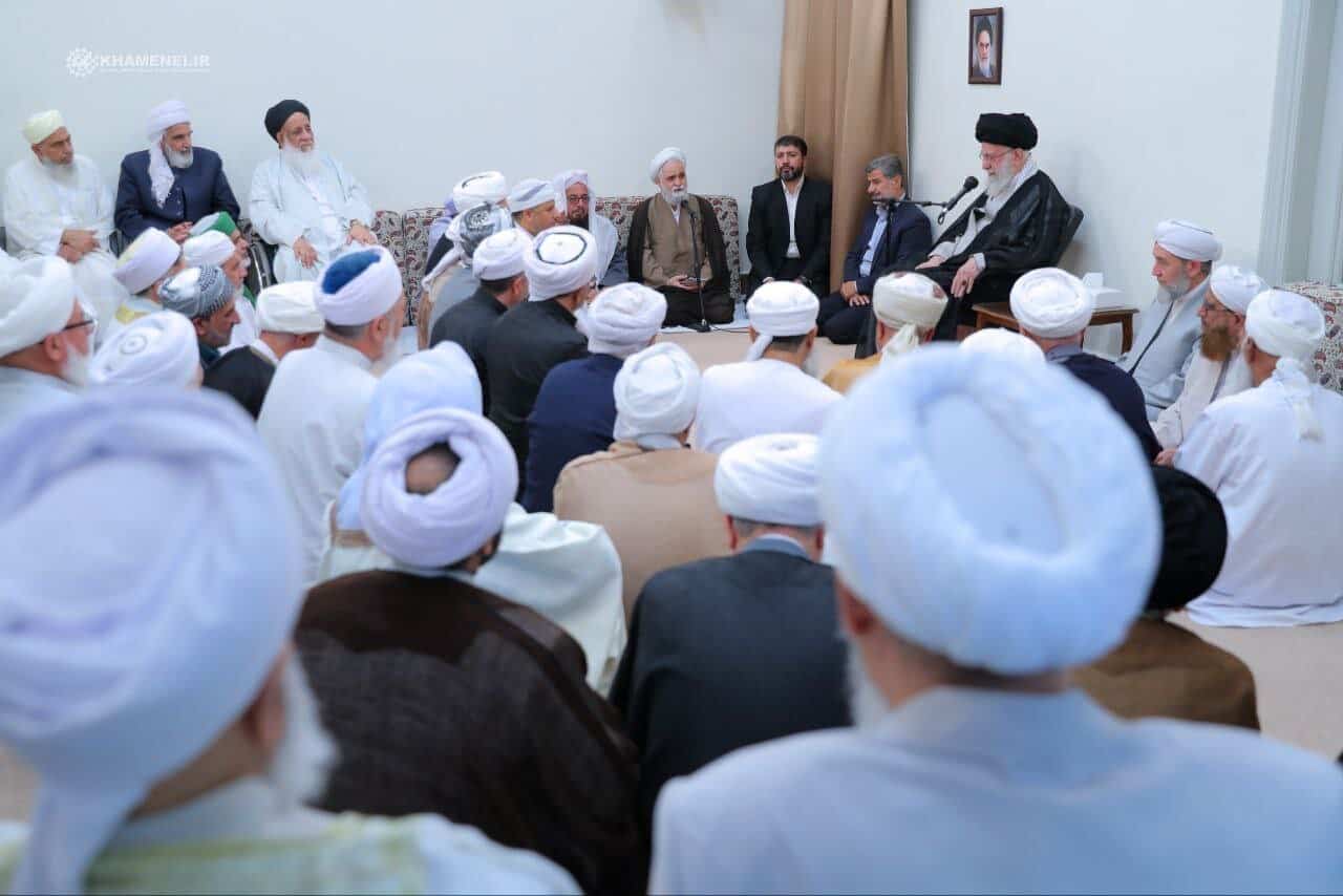 جمعی از علما و بزرگان اهل سنت با رهبر انقلاب