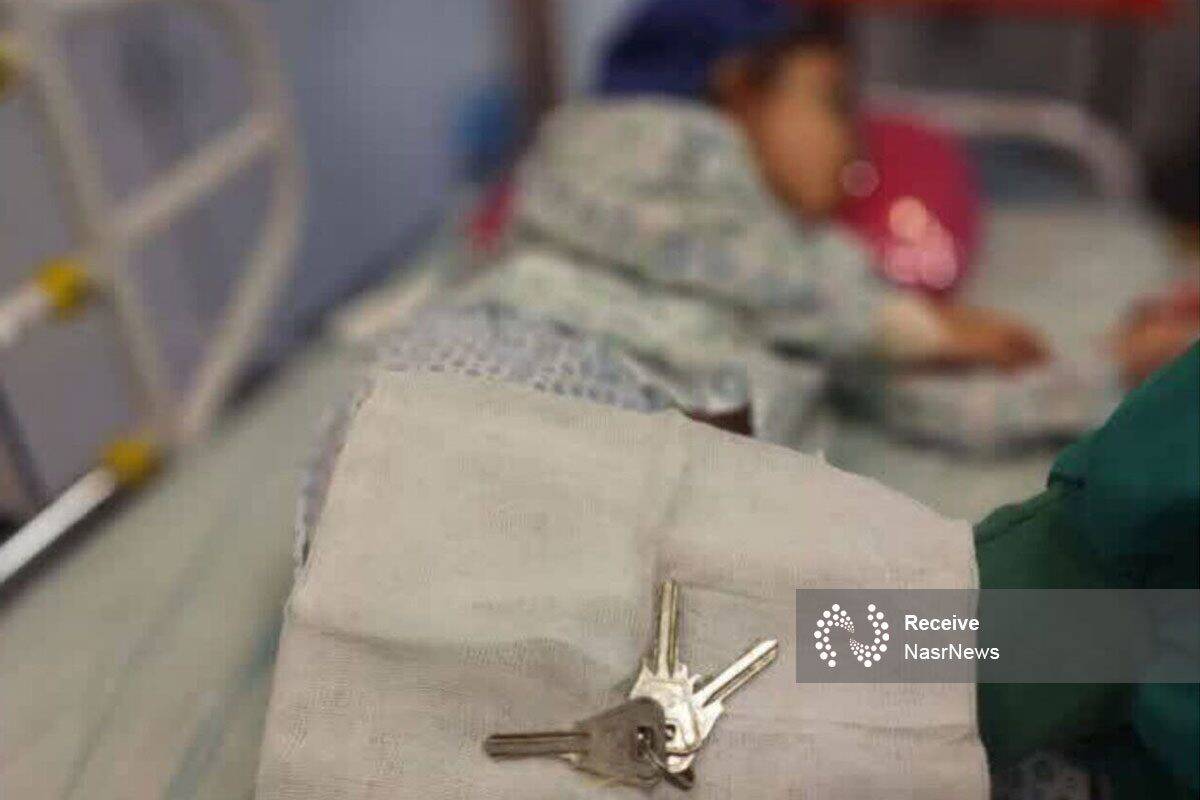 خارج کردن دسته‌کلید از معده کودک ۶ ساله سبزواری