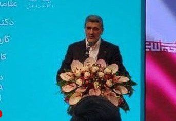 رئیس بورس: در بازار سرمایه بزرگ شده‌ام