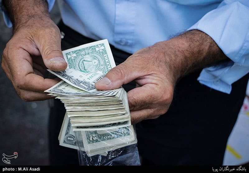 نوسان ۵ درصدی ارز در اوج تنش‌های سیاسی