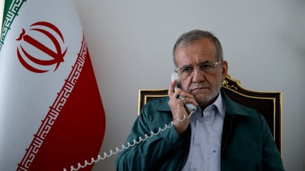 پیگیری تلفنی دکتر پزشکیان از وزیر کشور درباره وقوع سیلاب در جیرفت