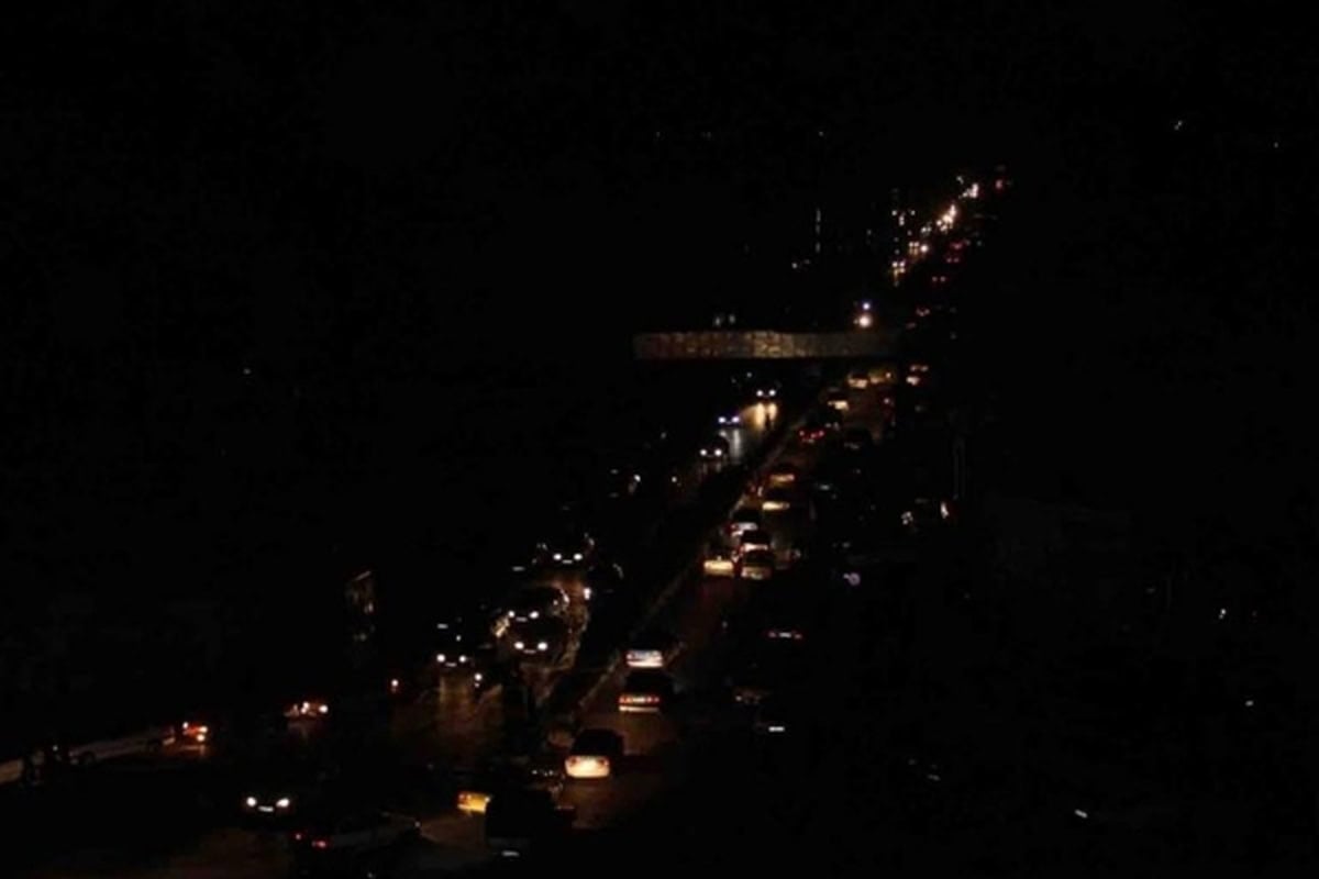 قطعی برق جاده‌ها برای کاهش مصرف