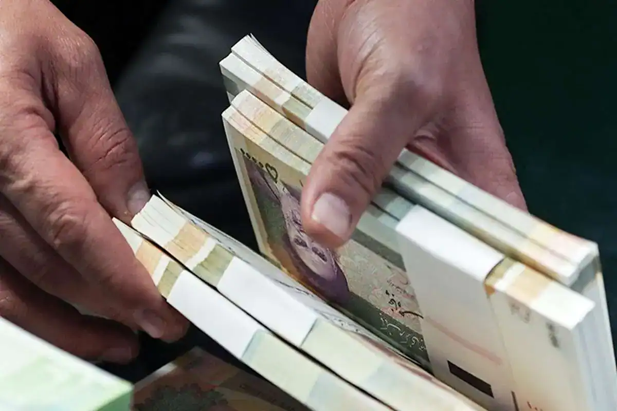 پاداش و عیدی پایان سال کارمندان دولت چقدر است؟