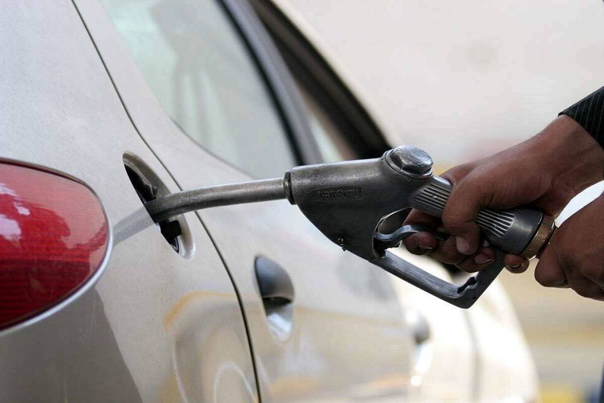 قائم‌پناه: ادامه قیمت بنزین با وضعیت فعلی ممکن نیست