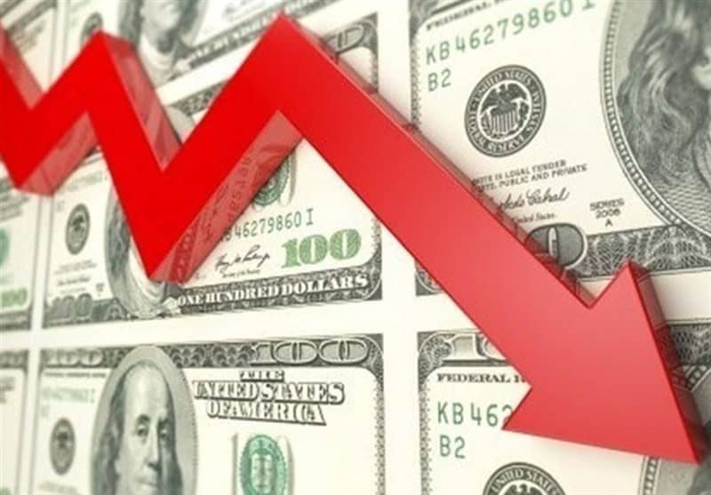 قیمت دلار در حال سقوط/ در بازار در مرز بازگشت به کانال 70 هزار تومان