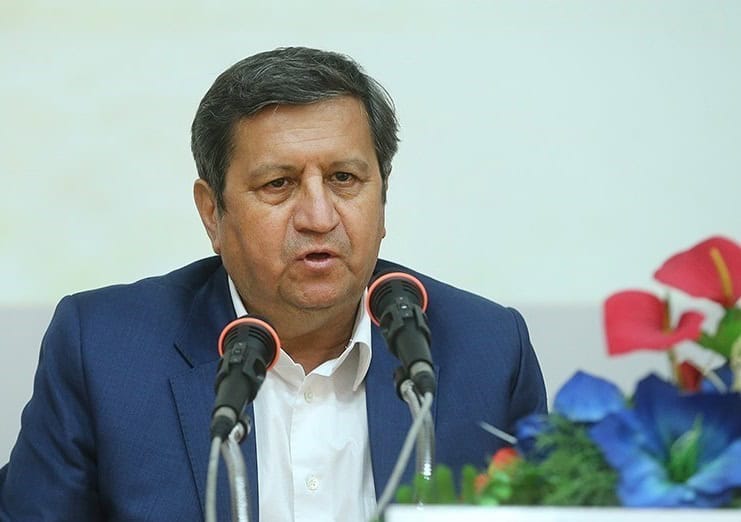 نگهداری ۲۰ تا ۴۰ میلیارد دلار ارز توسط مردم؛ نرخ ارز باید تک‌نرخی و شناور باشد