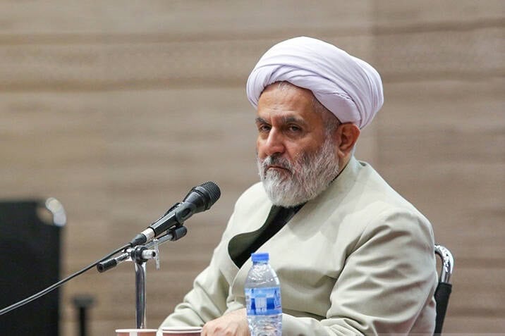نباید به سمت دوقطبی سازش مذاکره برویم