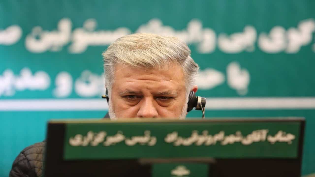تولید گزارش‌ های تحقیقی در دستور کارمان است