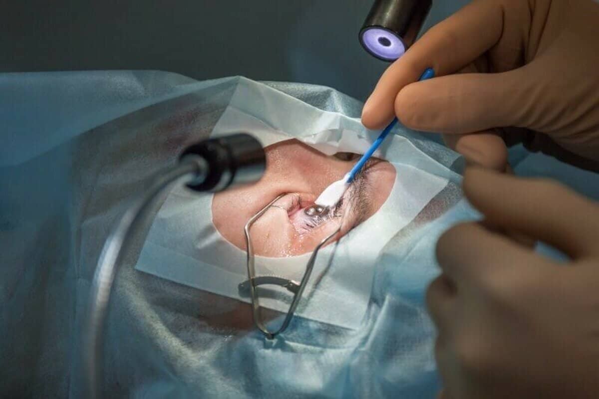 نابینایی ۹ بیمار در یک روز؛ اختلاف‌نظر درباره قصور پزشکی و تجهیزات یک‌بار مصرف