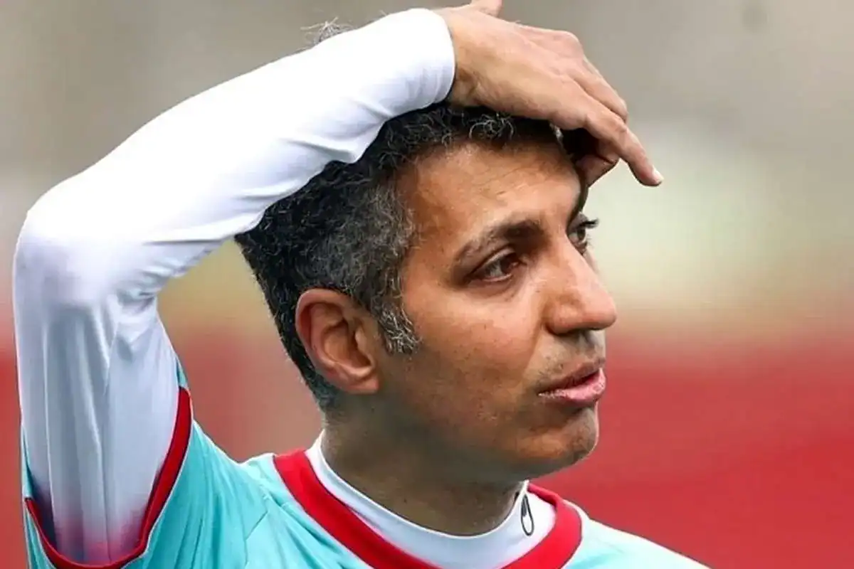 هواپیمای حامل عادل فردوسی پور دچار نقص فنی شد!
