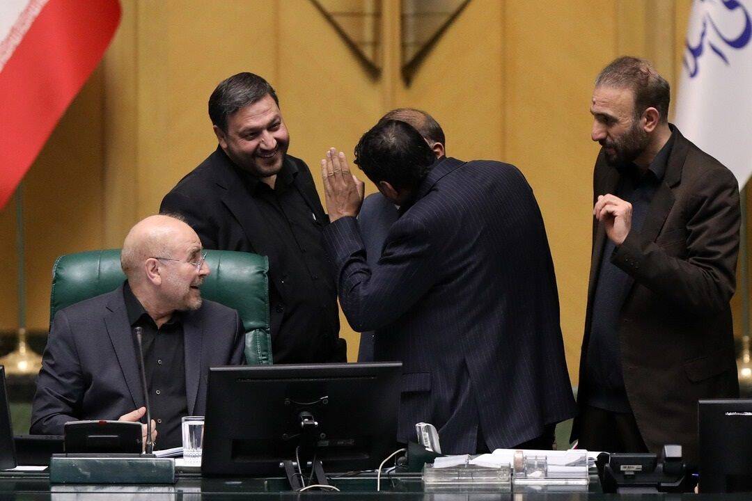 پاس‌ کاری بنزین میان دولت و مجلس