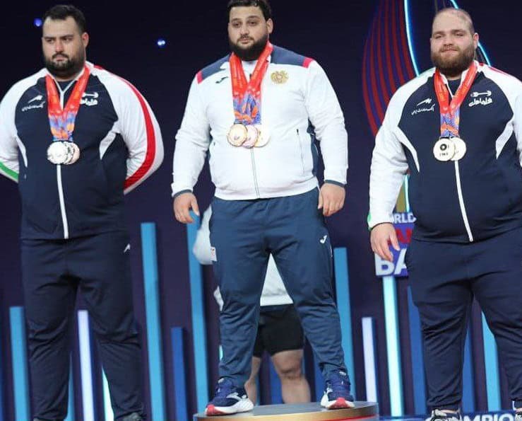 تیم ملی وزنه‌برداری ایران برای اولین‌بار نایب قهرمان جهان شد