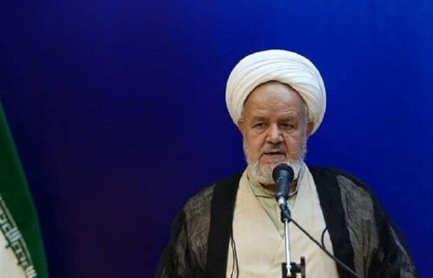 خطر فضای مجازی یک خطر بسیار جدی در انقلاب است