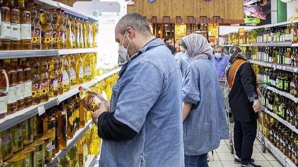 ازدحام مردم در فروشگاه‌ها؛ پیامد گرانی‌های بی‌پایان و بی‌ثباتی بازار روغن