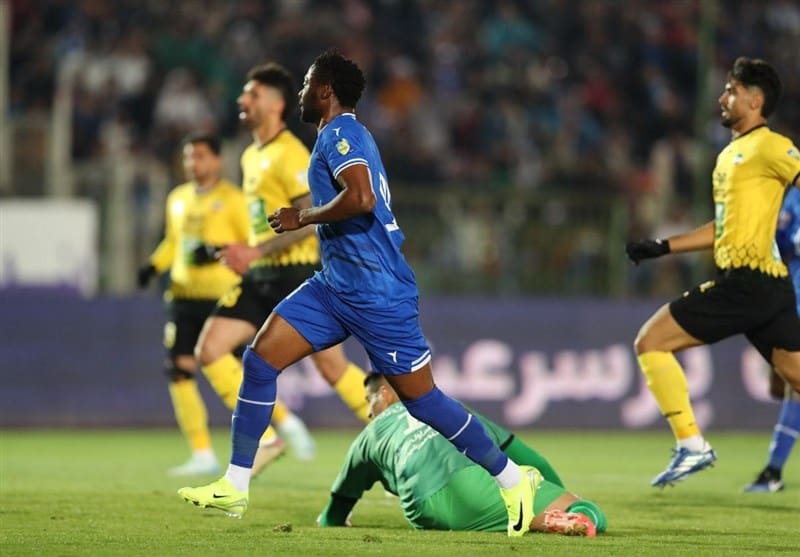 تساوی استقلال و سپاهان به نفع تراکتور و پرسپولیس