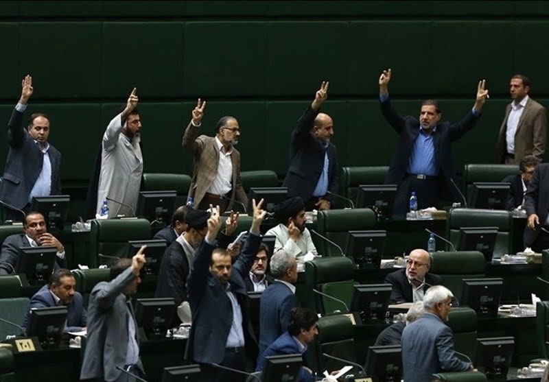 مجلس با واگذاری ایران‌خودرو به کروز مخالفت کرد