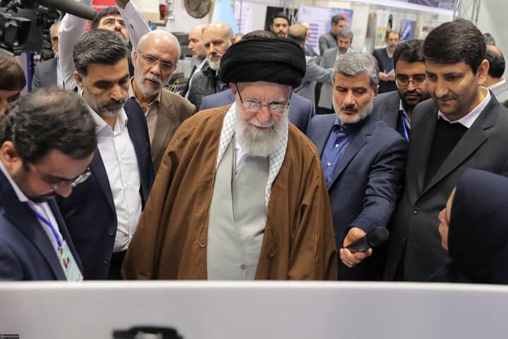 رهبر انقلاب: تنها راه پیشبرد کشور استفاده از توانمندی‌های بخش خصوصی است