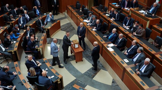 پارلمان لبنان نتوانست رئیس جمهور جدید را انتخاب کند