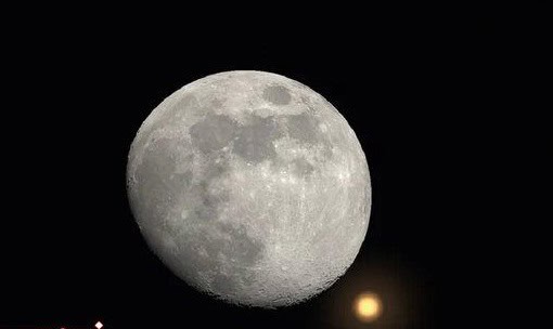 ماه و مریخ امشب هم‌نشین می‌شوند