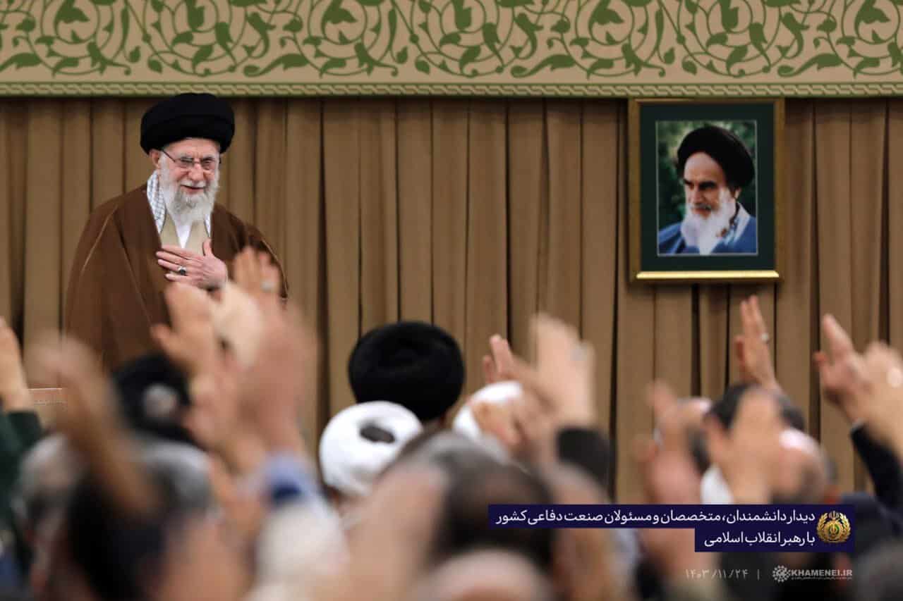 رهبر انقلاب: روز ۲۲ بهمن امسال یک قیام مردمی و یک حرکت بزرگ ملی بود