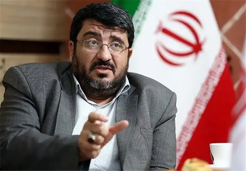 ایزدی: مذاکره با آمریکا نه‌تنها فایده‌ای ندارد، بلکه ممکن است مشکلات را افزایش دهد