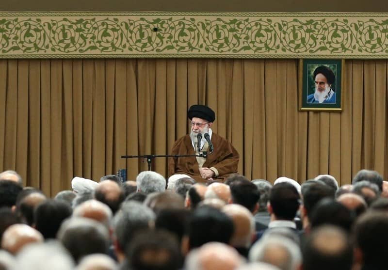رهبر انقلاب: با وجود مشکلات اقتصادی مردم وارد میدان شدند از نظام دفاع کردند