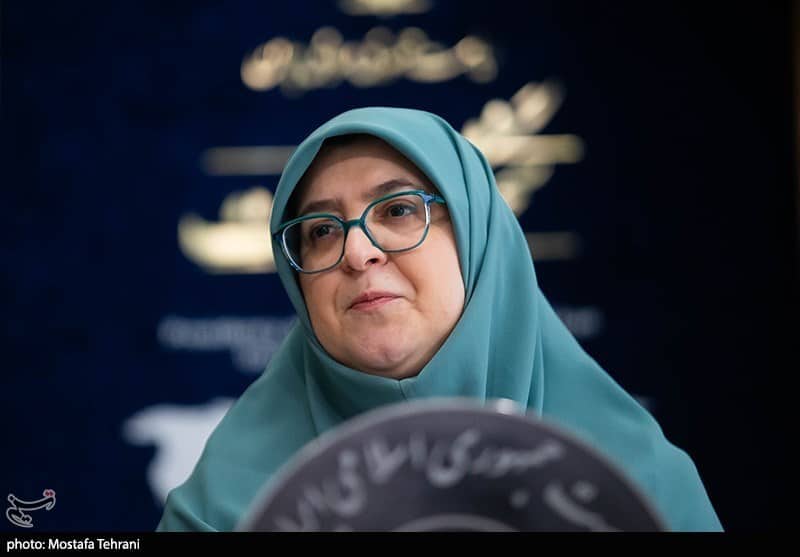 مهاجرانی: برنامه دولت نه گرانی بنزین بلکه مدیریت مصرف است