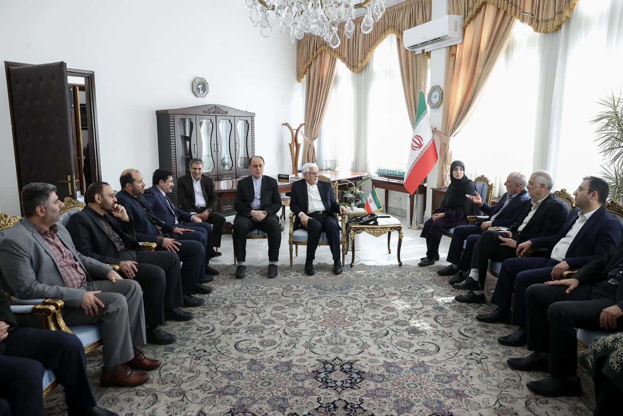 عارف: جذب سرمایه داخلی و خارجی اولویت دولت در سال جاری است