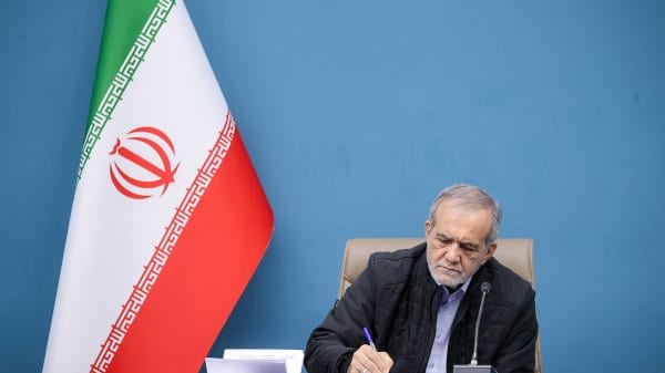 برکناری دبیری از سمت معاونت پارلمانی رئیس‌جمهور