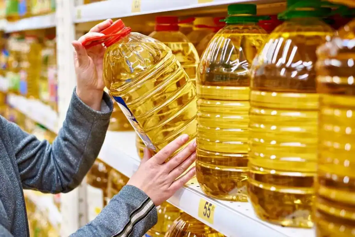 قیمت‌گذاری دستوری و چالش‌های ارزی از عوامل اصلی کمبود روغن در بازار هستند