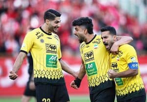 پرسپولیس در تهران از کورس خارج شد/ جنگ سپاهان و تراکتور برای قهرمانی داغ ماند