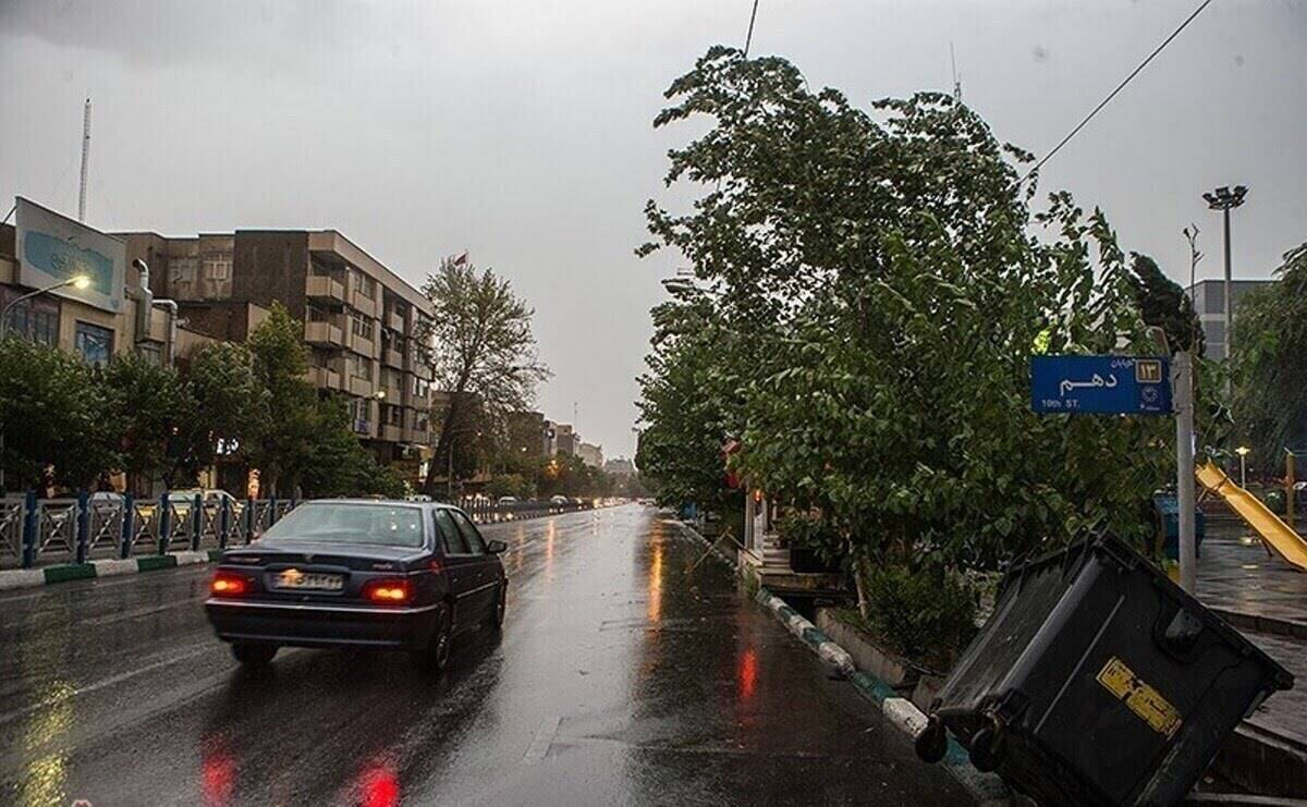 هواشناسی: توده‌های تندری در راه تهران؛ احتمال باران و وزش باد شدید
