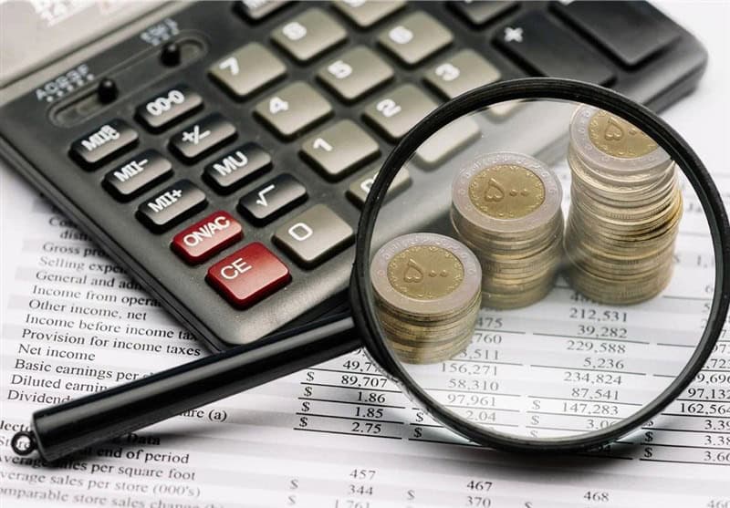 کاهش قیمت طلا با افزایش ارزش دلار و تعلیق موقت عوارض آمریکا